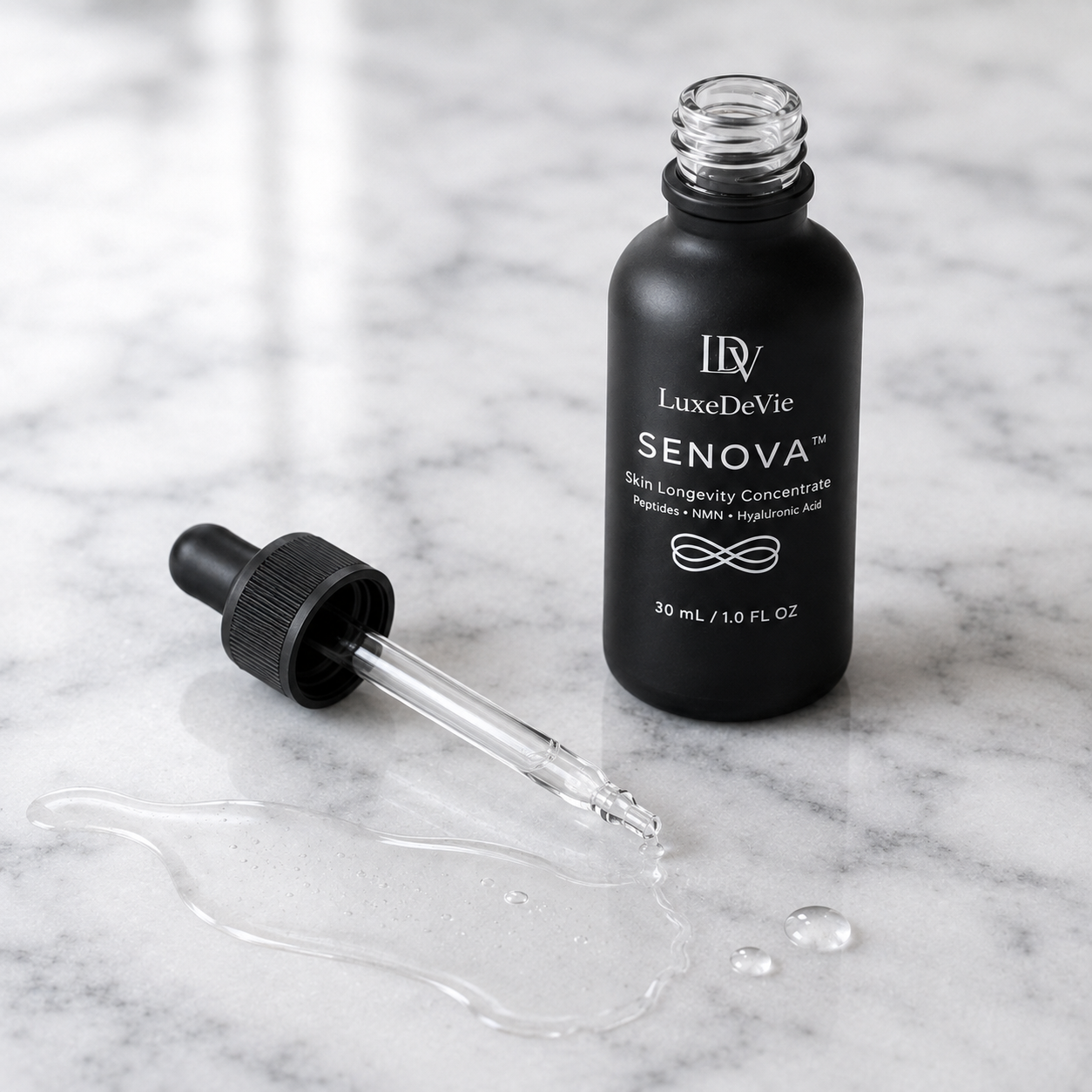 SENOVA™ serum dropper with clear lightweight serum texture